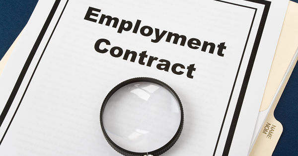 Nghỉ việc bị giữ bằng gốc thì phải làm sao? Nghỉ việc vẫn bị "giam" bằng gốc, người lao động phải làm gì?