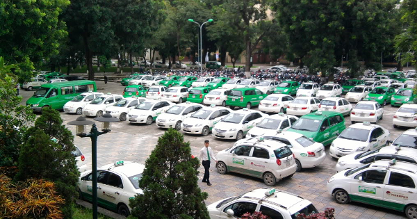 Hà Nội cấm taxi ở đường nào từ hôm nay?