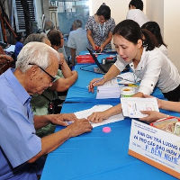 Người về hưu sớm hưởng lương thế nào?