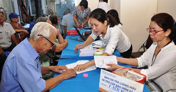 Người về hưu sớm hưởng lương thế nào?