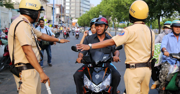 Từ 2017, người đi xe máy không sang tên đổi chủ sẽ bị phạt