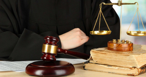 Tại ngoại nghĩa là gì?