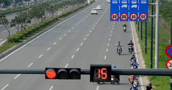 So sánh lỗi sai làn và không tuân thủ vạch kẻ đường