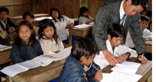 Giáo viên về nghỉ phép có được thanh toán tiền tàu xe?