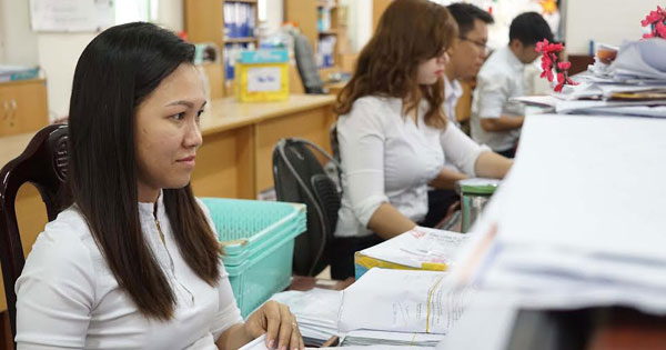 Điều kiện chuyển từ viên chức sang công chức