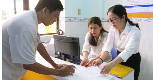 Mức phí nộp phạt vi phạm giao thông qua bưu điện