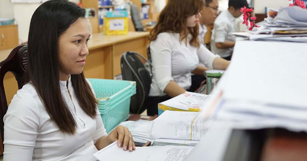 Viên chức sinh con thứ 3 có còn bị phạt?