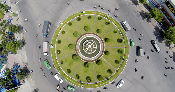 Quy tắc đi qua vòng xuyến