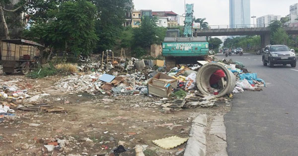 Mức phạt đổ chất phế thải ra đường