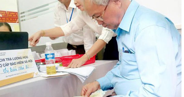 Có được ủy quyền cho người khác lĩnh lương hưu?