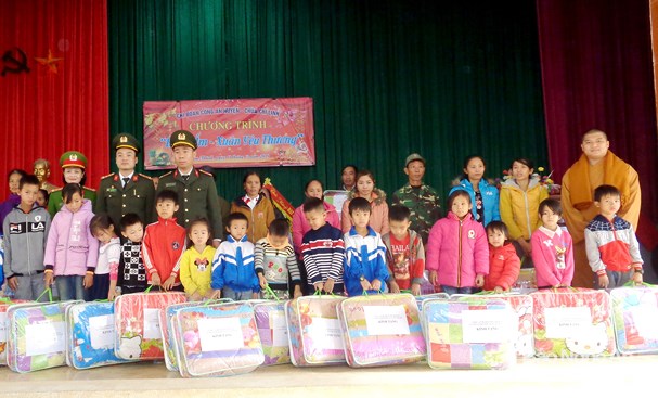 Lời dẫn chương trình tặng quà người nghèo