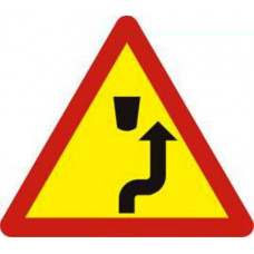 Biển báo chú ý chướng ngại vật tránh sang bên phải