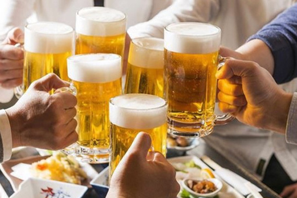 Nghiêm cấm cán bộ, công chức, viên chức uống rượu, bia trước, trong hoặc giữa giờ làm việc