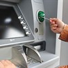 Làm gì khi bị nuốt thẻ ATM