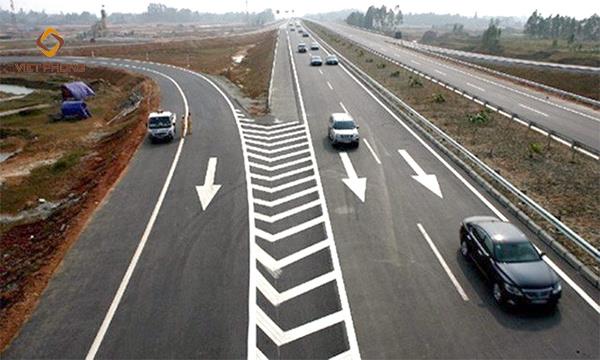 Vạch xương cá chữ V