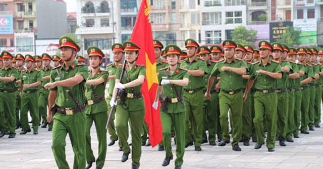 Số hiệu trên bảng tên công an