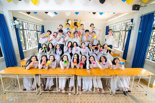 Cách trang trí kỷ yếu lớp