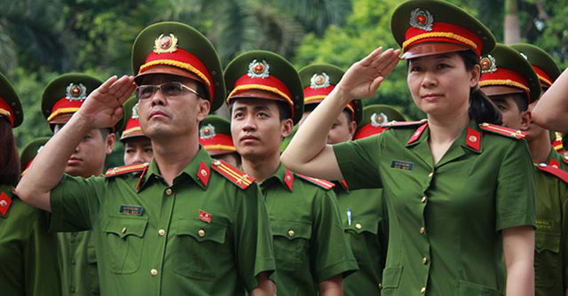 Cách phát hiện cảnh sát thật giả