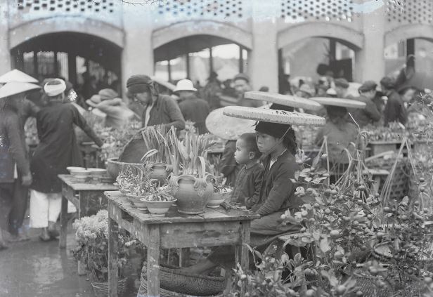 Hình ảnh tết xưa với hình ảnh con người mộc mạc, chân chất