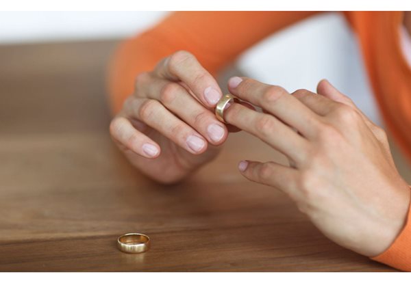 Con ngoài giá thú 2021 có được chia thừa kế không?