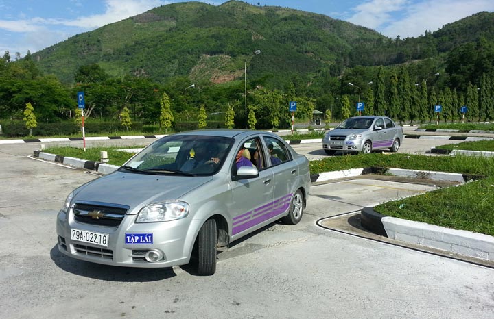 Bài thi sa hình sát hạch giấy phép lái xe ô tô