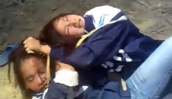 Học sinh đánh nhau lột quần áo bị xử lý gì?