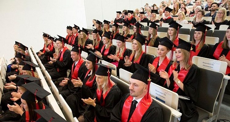 Bằng cử nhân thuộc ngành đào tạo giáo viên