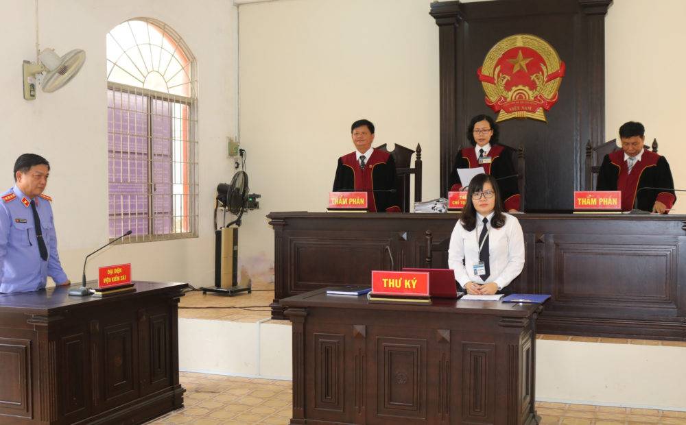 Điều kiện trở thành Thư ký Tòa án 2021