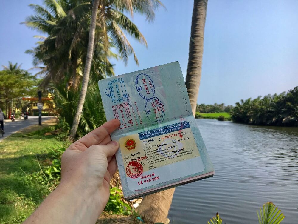 Thủ tục gia hạn visa cho người nước ngoài 2021