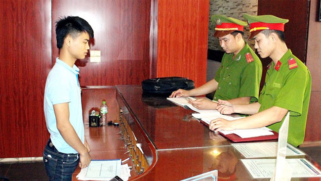 Công an phường có được kiểm tra hành chính không?