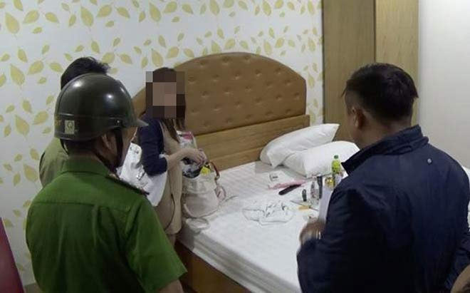 Đi nhà nghỉ với người yêu, bị xử lý thế nào khi công an bắt?