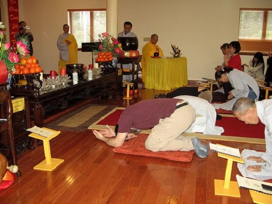 Cách vái lạy khi đi viếng đám tang theo đúng phong tục truyền thống