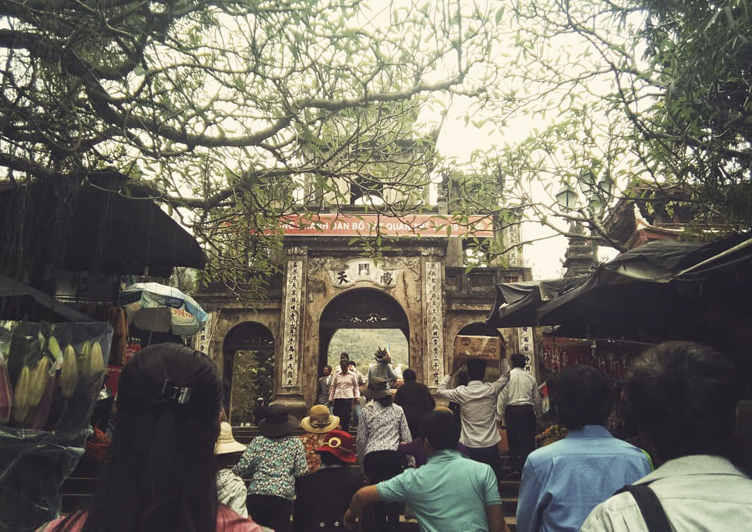 Lễ hội chùa Hương bắt đầu vào ngày mùng mấy âm lịch?