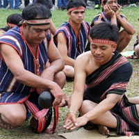 Trong tục bắt chồng, trước khi ở rể, chàng trai J'rai phải ngủ ở đâu trong 1-3 tháng