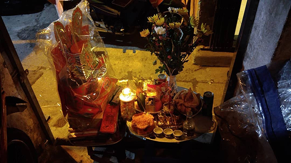 Cúng giao thừa ngoài trời