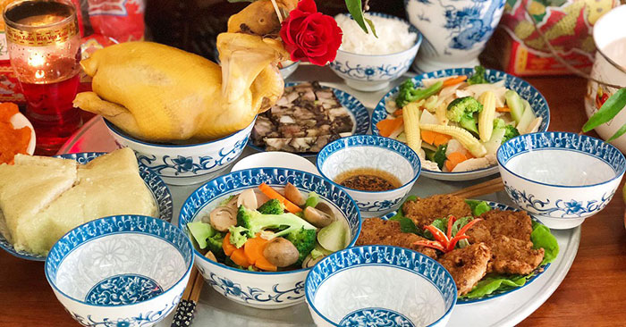 Cúng tất niên trong nhà hay ngoài trời?