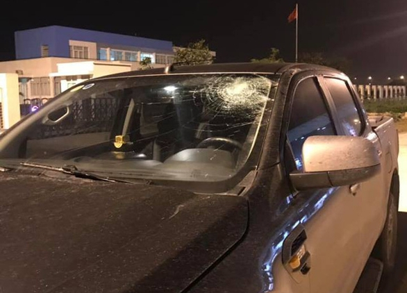 Ném đá phương tiện giao thông