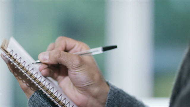 Hệ phương trình bậc nhất 2 ẩn là gì?