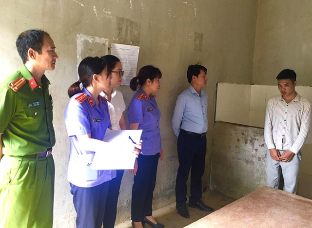 Đang bị tạm giữ tạm giam có được gặp người thân không?