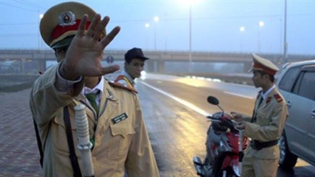 Có được quay phim, chụp hình CSGT đang làm nhiệm vụ?