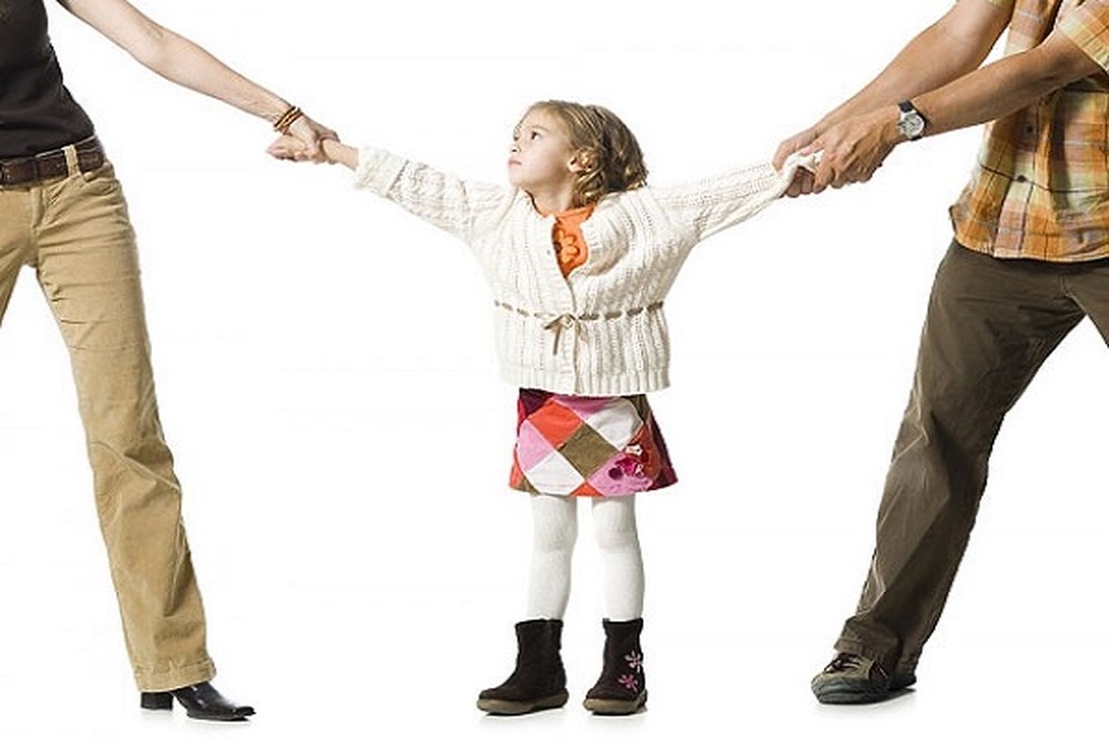 Sau ly hôn có được đổi họ cho con?