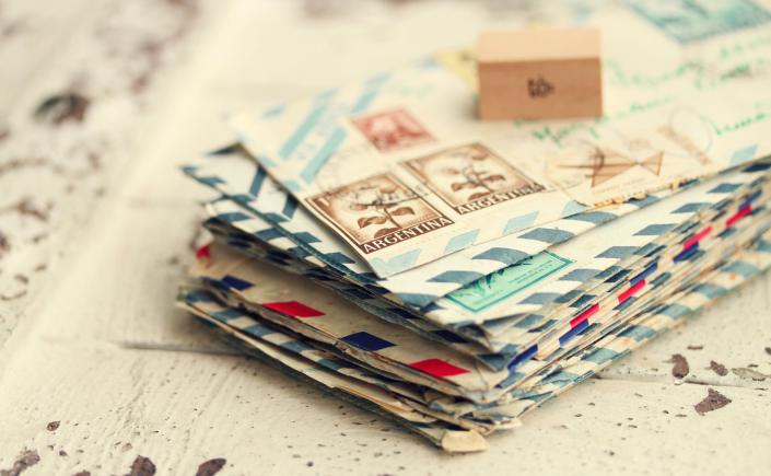 Viết một bức thư ngắn cho một bạn nước ngoài để làm quen và bày tỏ lòng thân ái