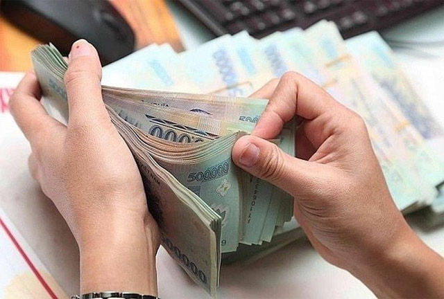 Chứng minh thư hết hạn có rút tiền được không?