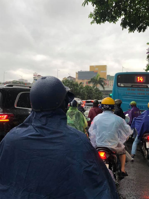 Ảnh tắc đường 2021 hài hước