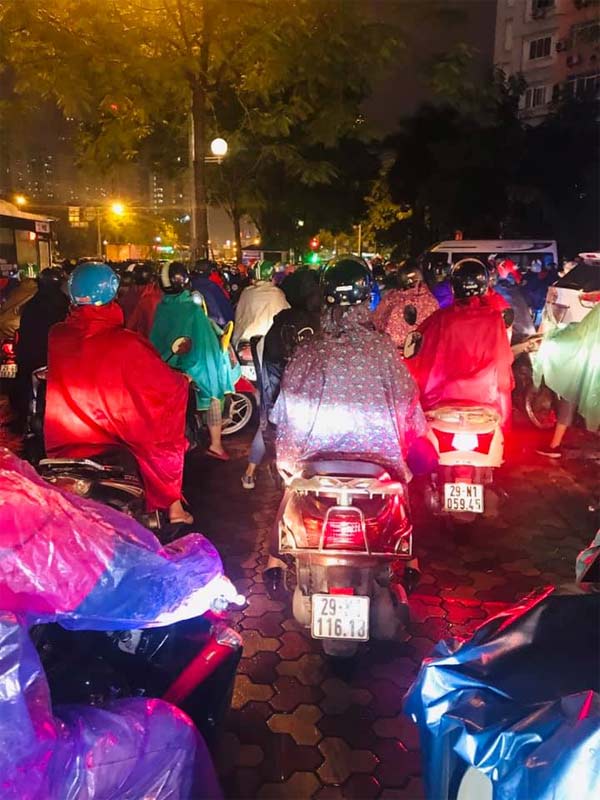 Ảnh tắc đường 2021 hài hước