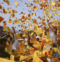 Cách đốt vàng mã ngày rằm tháng 7 2024