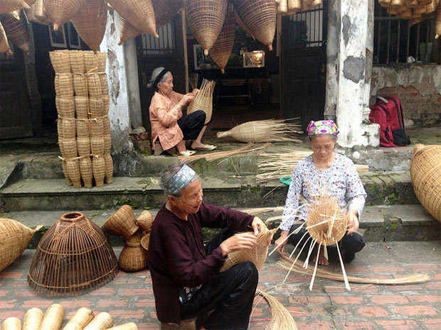 Viết thư cho ông bà, bố mẹ để nói lên niềm tự hào về truyền thống gia đình