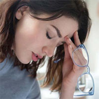 Lúng túng như thợ vụng mất kim là gì?