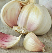 Tháng cô hồn nên mang theo gì trong người?