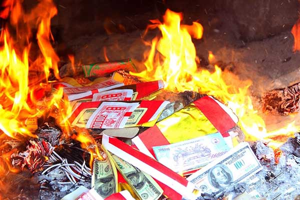 Cách đốt vàng mã Rằm tháng 7